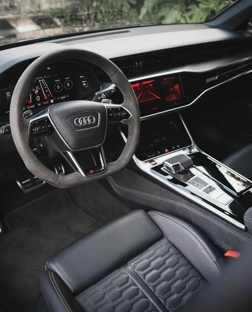 Audi RS6 Performance Interior 3