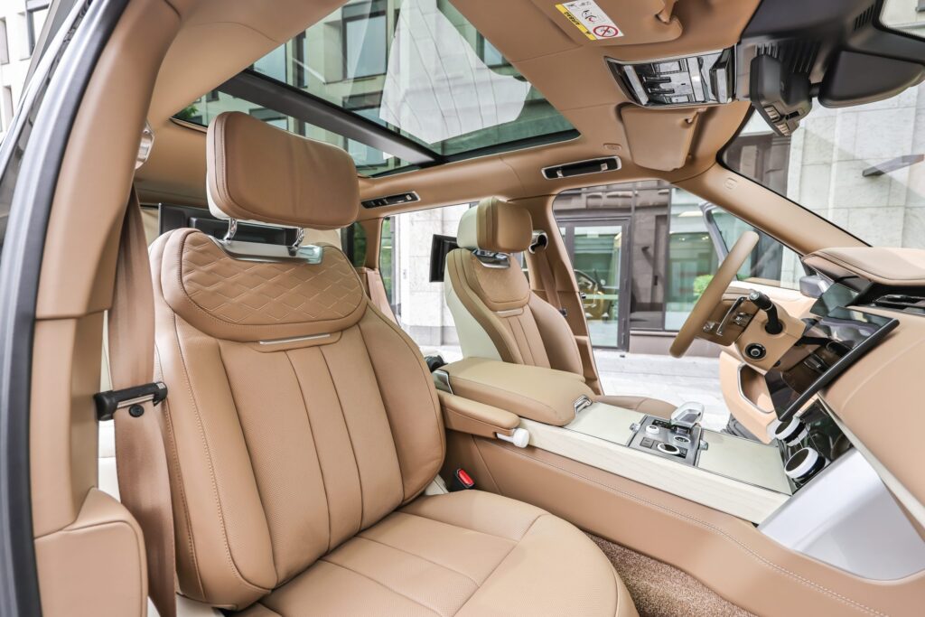 Range Rover SV Interior