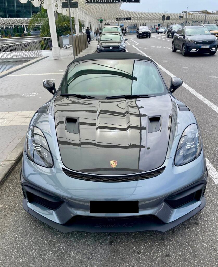 Porsche 718 Spyder RS Airport Front 2