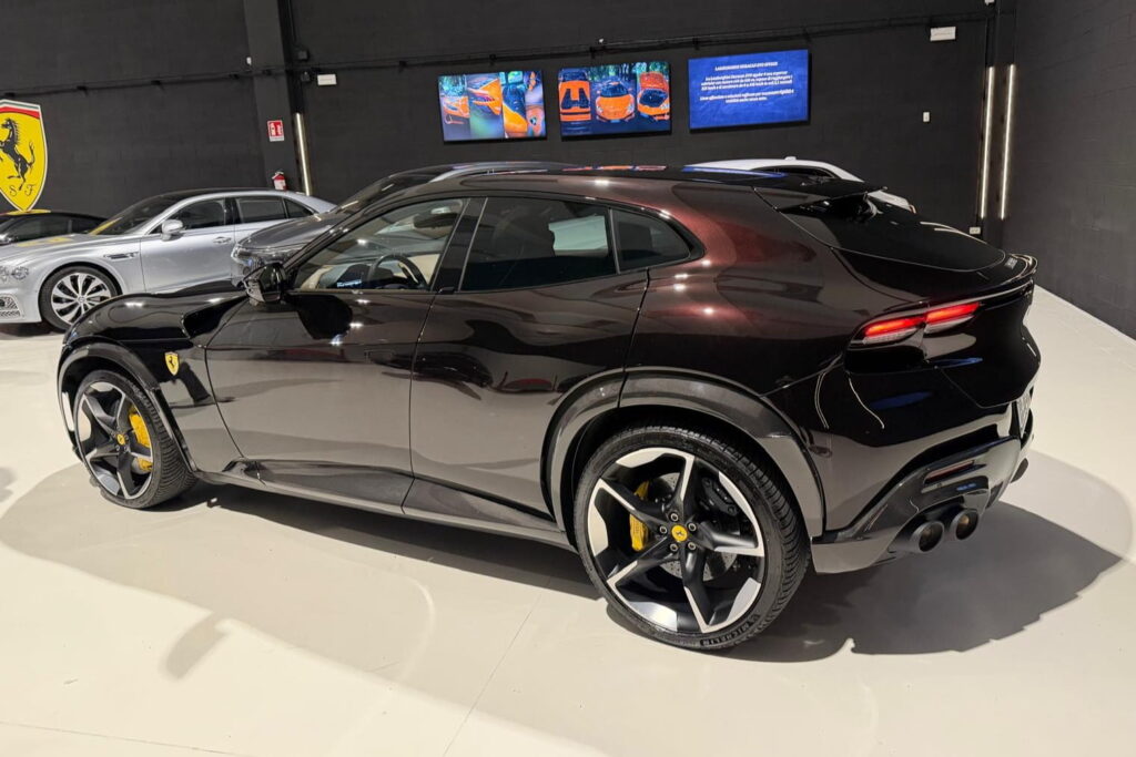 Ferrari Purosangue Black Side