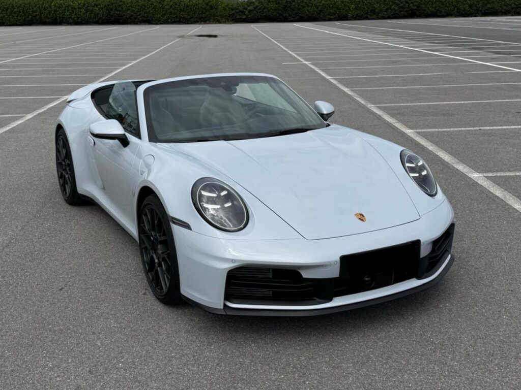 Porsche 911 Carrera Cabriolet 992.2 Front