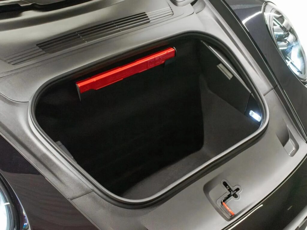 Porsche 911 Carrera Convertible 992.2 Frunk Black