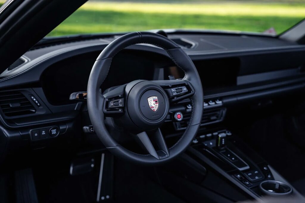 Porsche 911 Carrera Convertible 992.2 Interior Black 5