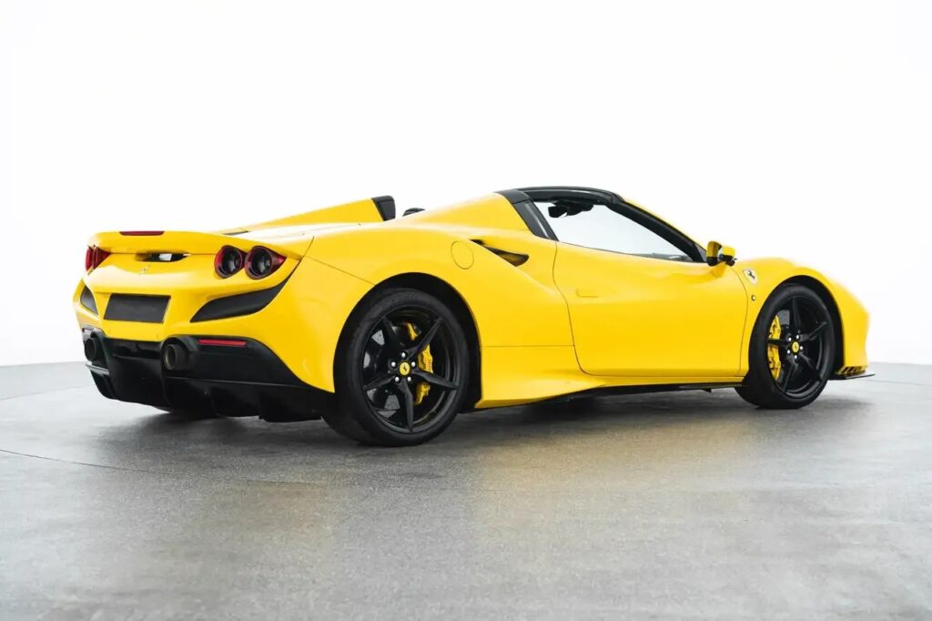 imgi_59_Ferrari-F8-Spider-Yellow-Rear