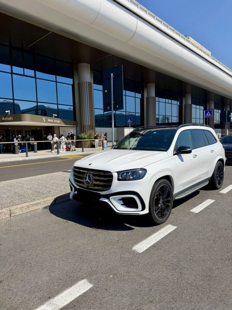 Mercedes-Benz GLS Airport